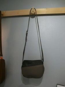 Sac Indispensable cuir gris / galuchat